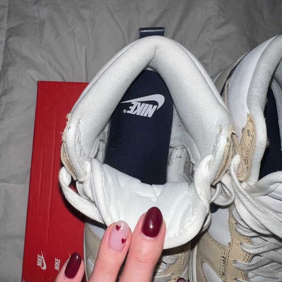 Women’s Nike Dunk High - Picture 9 of 12